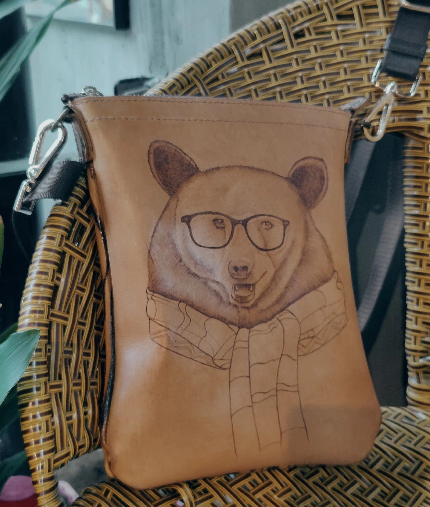 Handmade leather bear pyrography shoulder bag