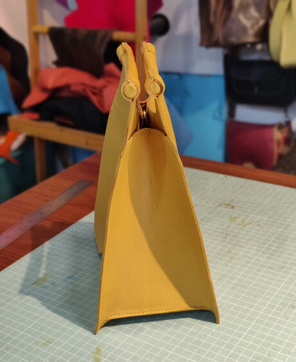 Slip-proof logo tote bag