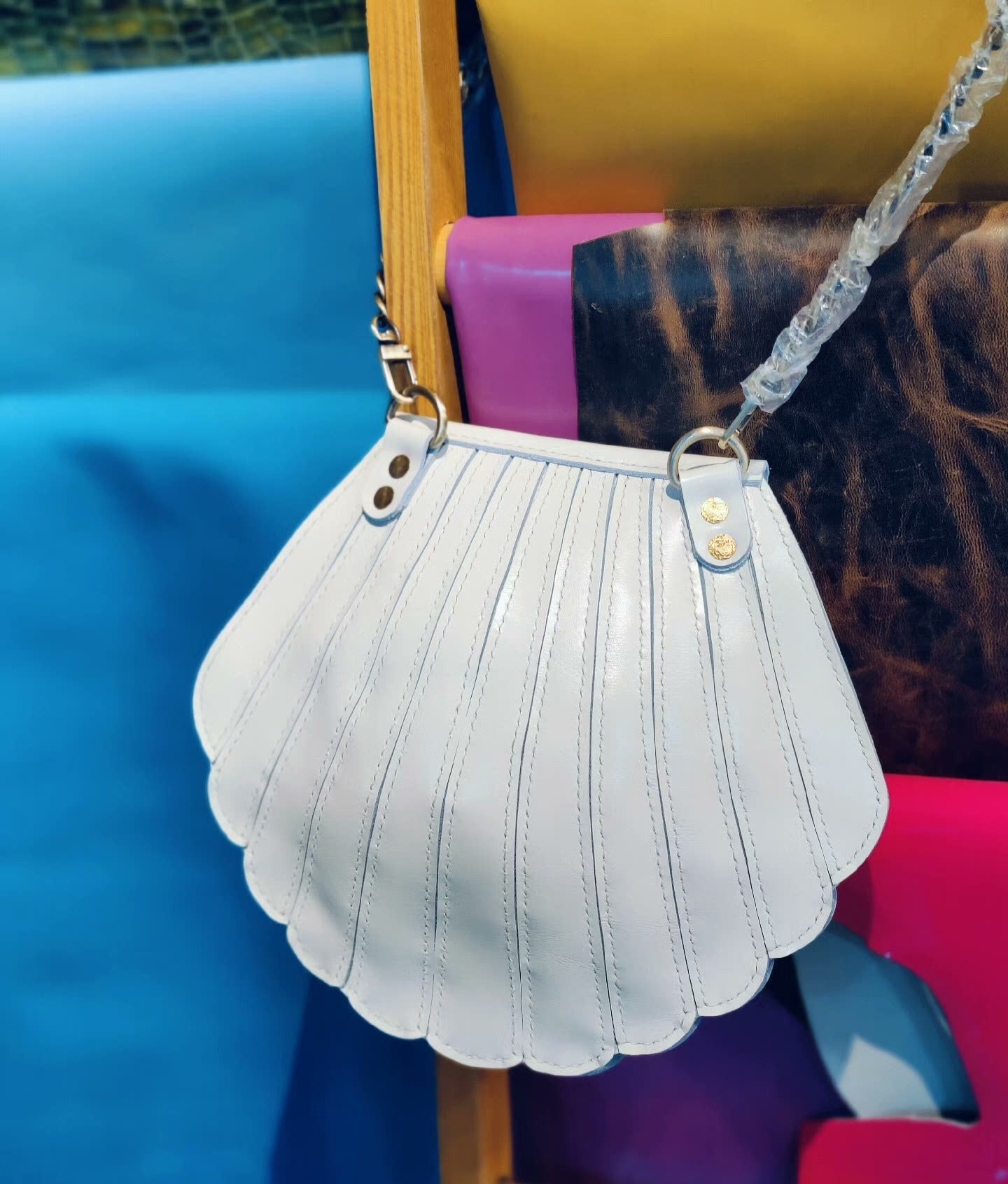 Shell shape bag